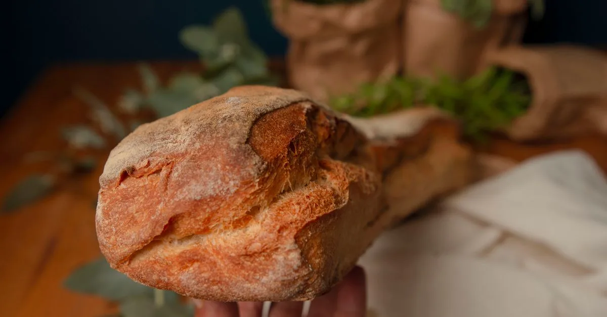 découvrez comment préparer une pâte à baguette traditionnelle française, légère et croustillante, pour réussir vos baguettes maison à la perfection.