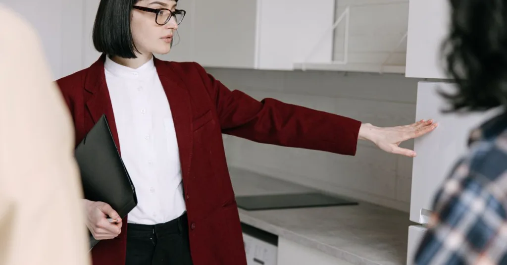 découvrez des stratégies efficaces pour attirer des acheteurs immobiliers, valoriser votre bien et conclure votre vente dans les meilleures conditions.