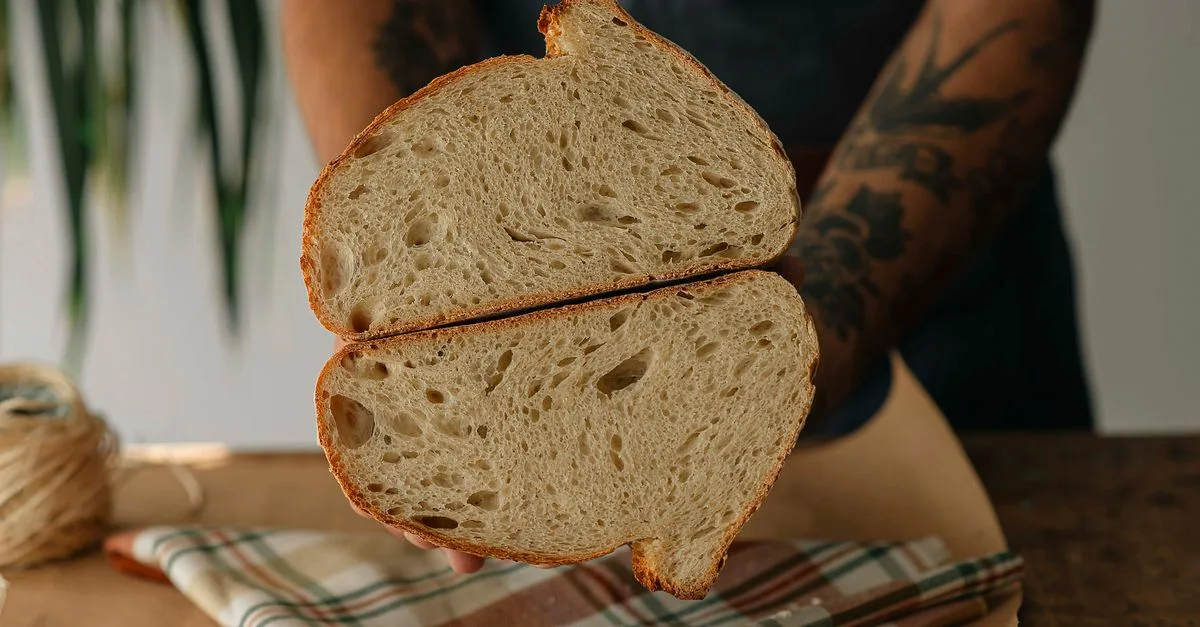 découvrez les différences entre un levain liquide et un levain ferme : hydratation, texture, fermentation et choix selon vos recettes de pain.